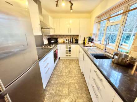 Tower Hill, Brentwood, Image 4