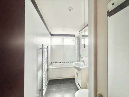 Cameron Close, Brentwood, Image 7