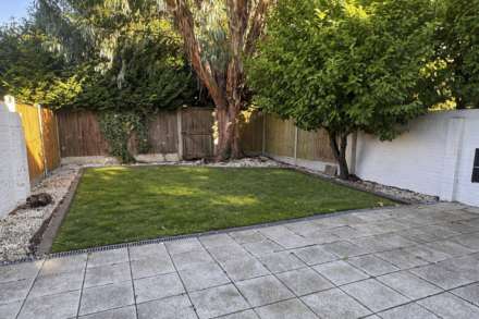 Burnell Walk, Brentwood, Image 15
