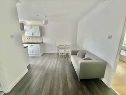 Cameron Close, Warley, Brentwood, Image 4