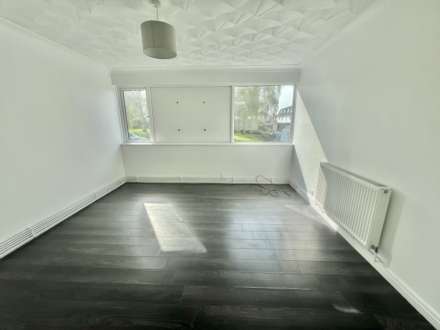 Cameron Close, Warley, Brentwood, Image 5