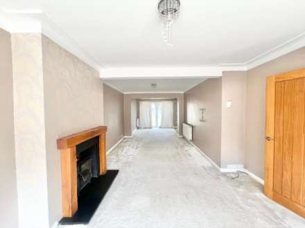 Randalls Drive, Brentwood, Image 3