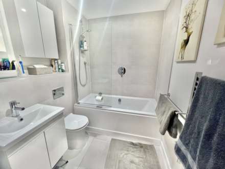 Ingrave Road, Brentwood, Image 6