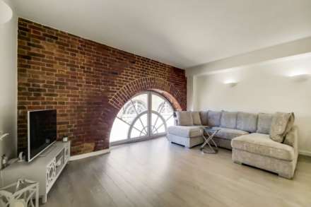 The Railstore, Gidea Park, Image 2