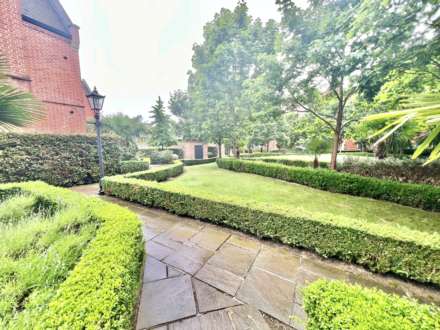 The Chapel, The Galleries, Brentwood, Image 10