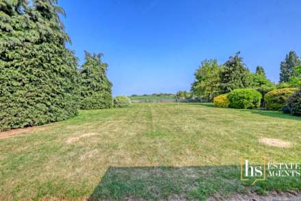 Purfleet Road, Aveley, South Ockendon, Image 16