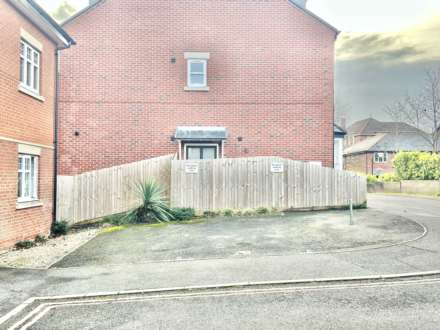 Eastfield Road, Brentwood, Image 11