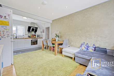 Elizabeth Road, Brentwood, Image 8