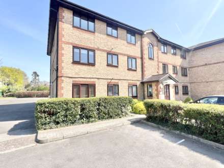 1 Bedroom Flat, Hutchins Close, Hornchurch