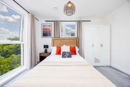 Peregrine Drive, Brentwood, Image 24