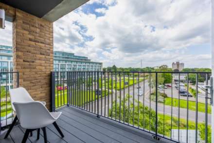 Peregrine Drive, Brentwood, Image 30