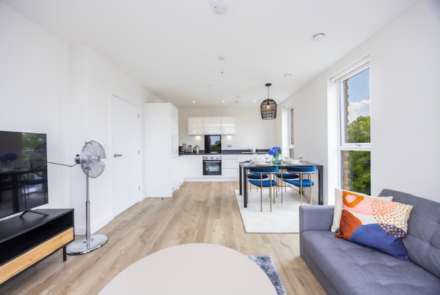 Peregrine Drive, Brentwood, Image 5
