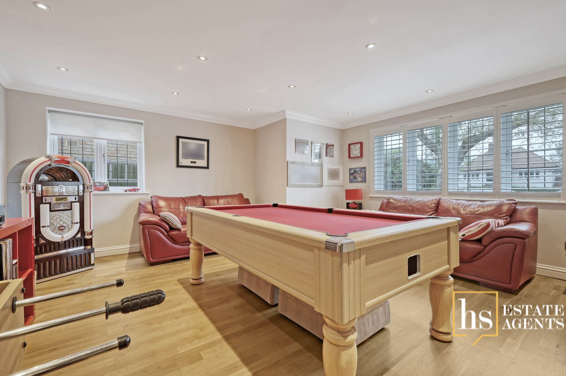 Park Avenue, Brentwood, Image 11
