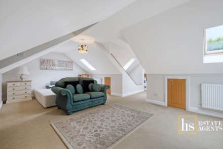 Park Avenue, Brentwood, Image 15