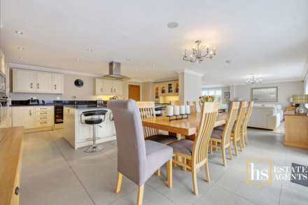 Park Avenue, Brentwood, Image 6