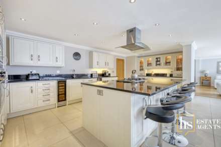 Park Avenue, Brentwood, Image 7