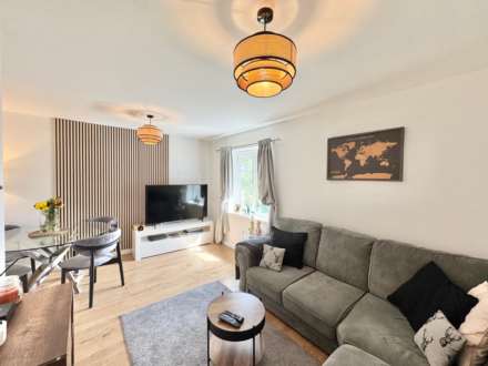 Warwick Court, Brentwood