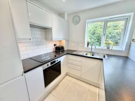 Warwick Court, Brentwood, Image 3