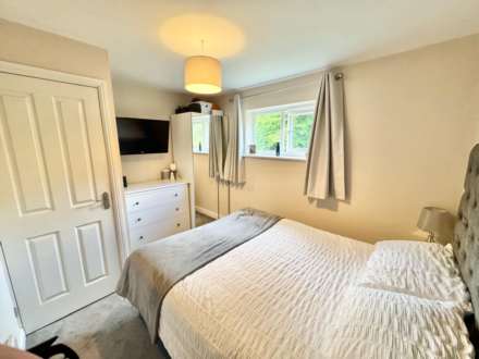 Warwick Court, Brentwood, Image 4