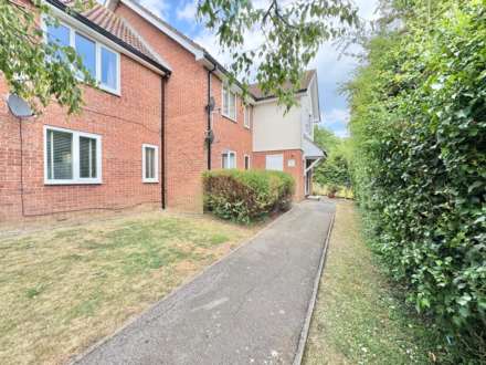 Warwick Court, Brentwood, Image 8
