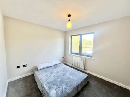 Helen House, Brentwood, Image 4
