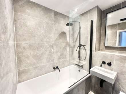 Helen House, Brentwood, Image 6