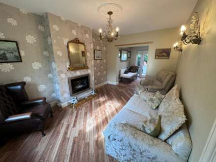 Manor Way, Brentwood, Image 4