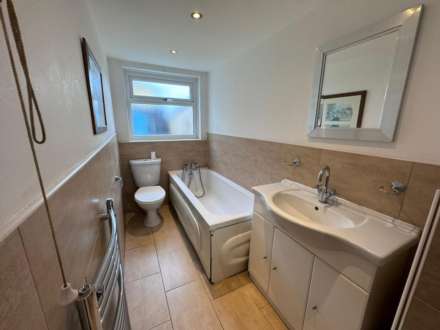 Manor Way, Brentwood, Image 5
