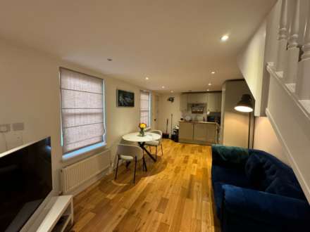 Tower Hill, Brentwood, Image 3
