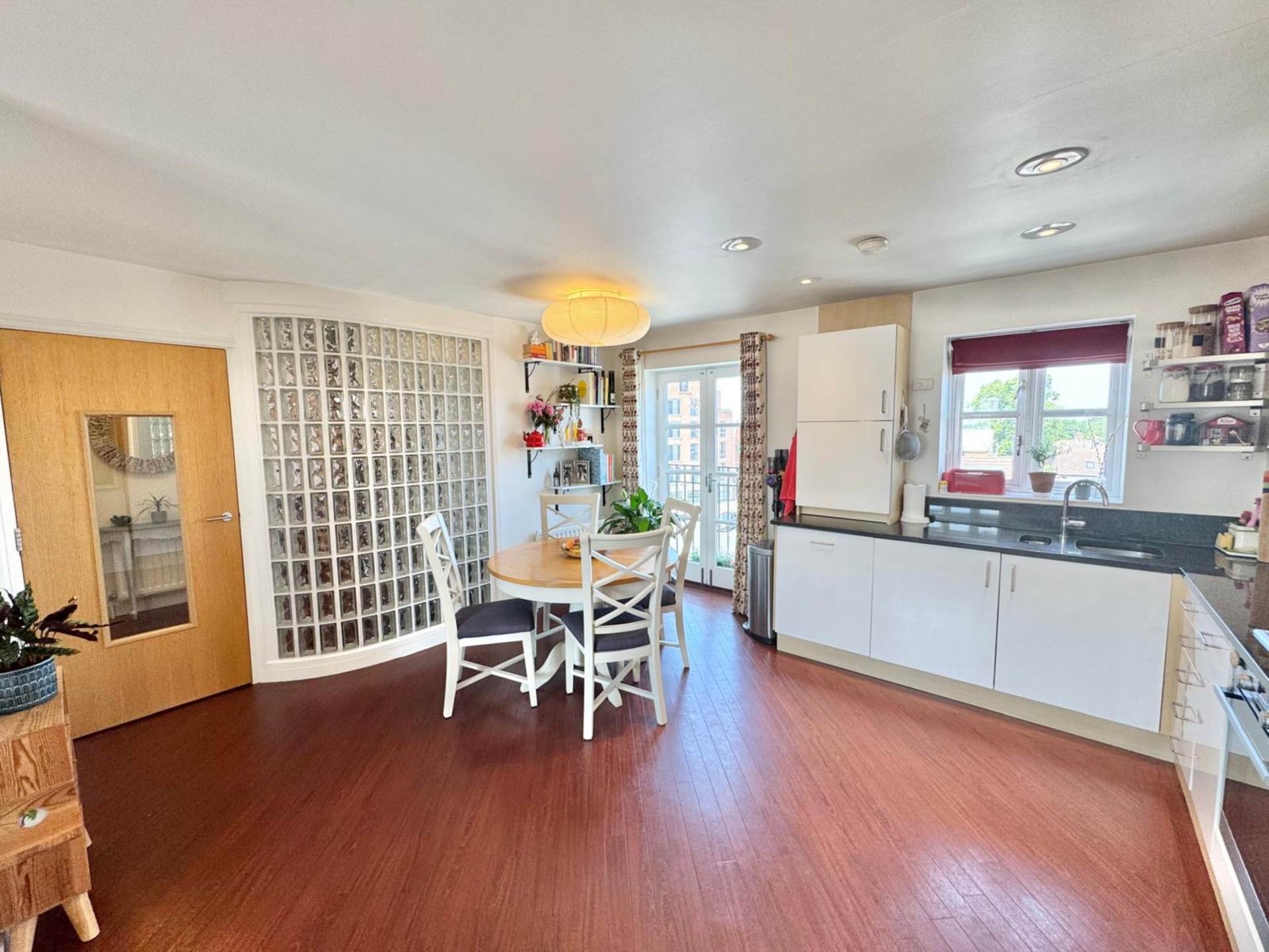Hart Street, Brentwood, Image 2