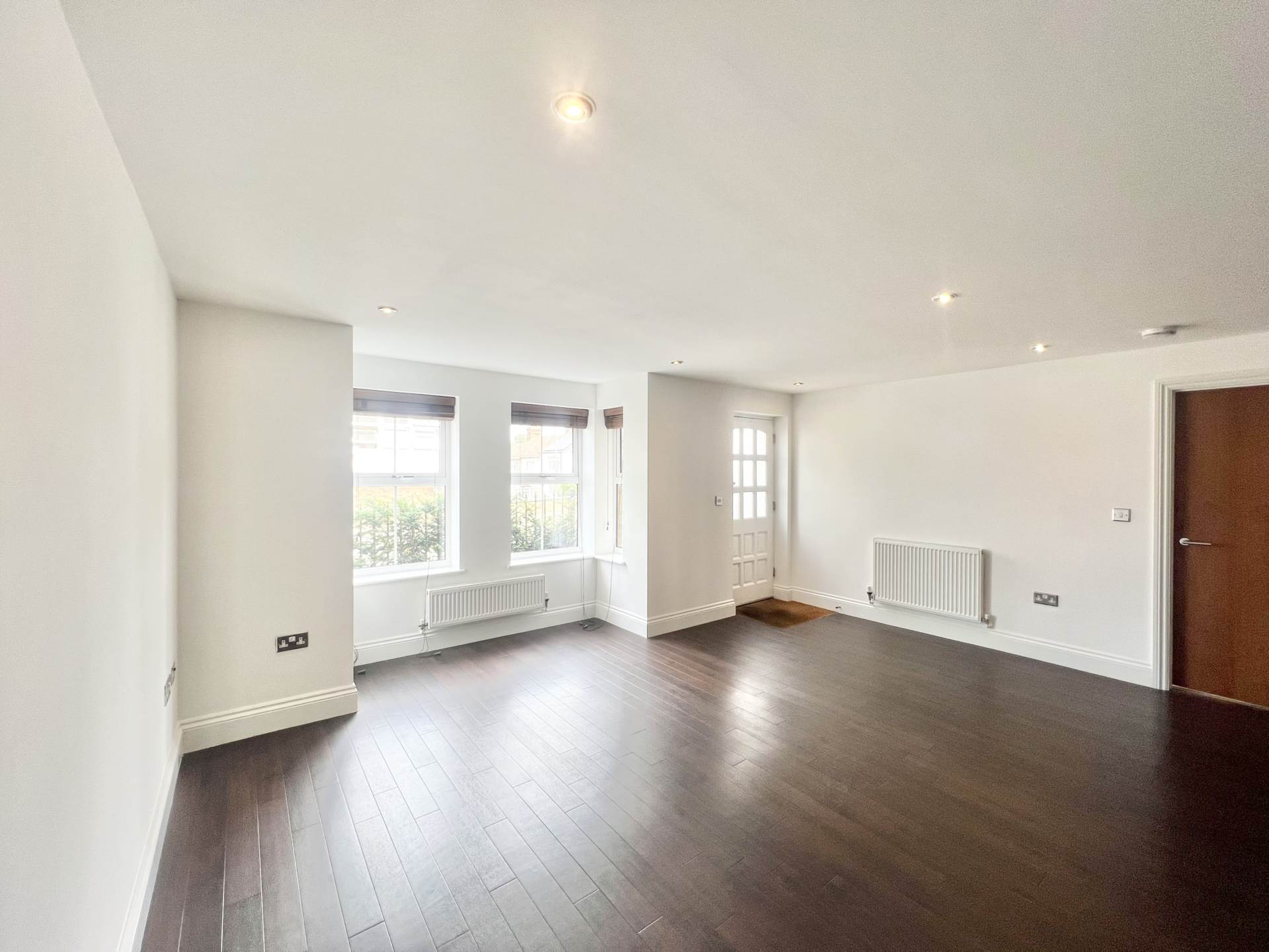 Avenue Road, Brentwood, Image 2
