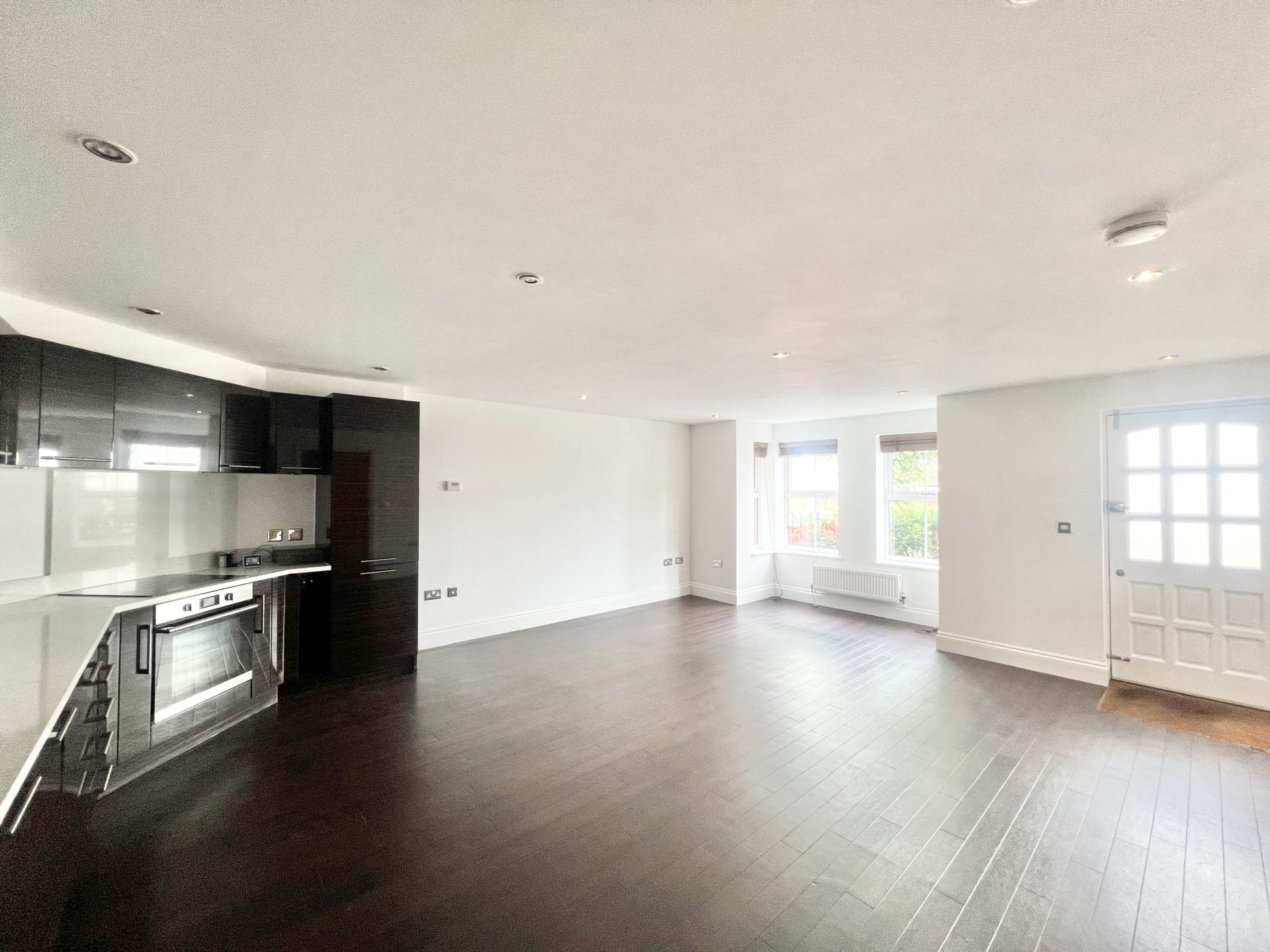 Avenue Road, Brentwood, Image 5