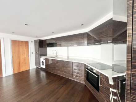Avenue Road, Brentwood, Image 3