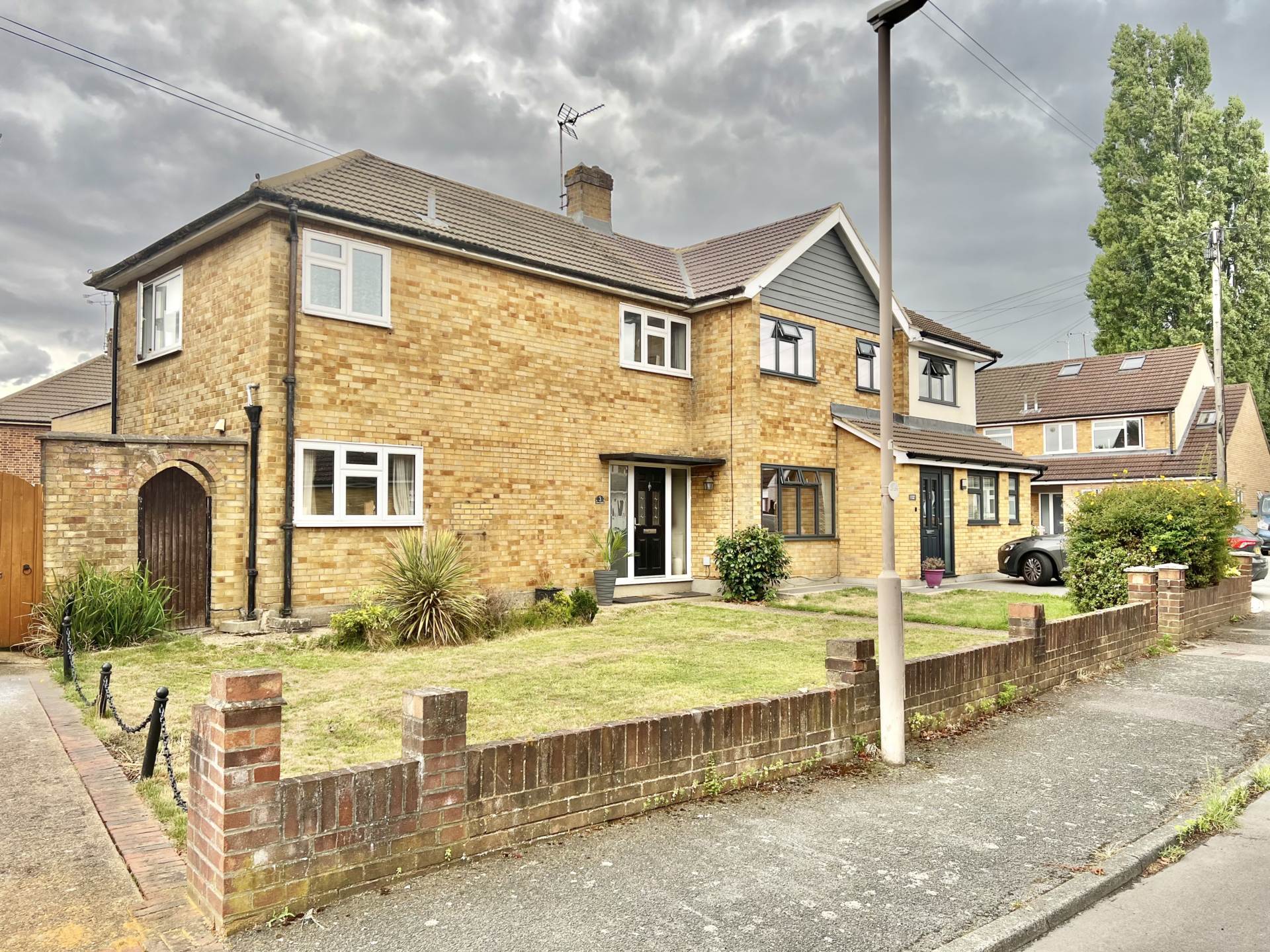 Karen Close, Brentwood, Image 1