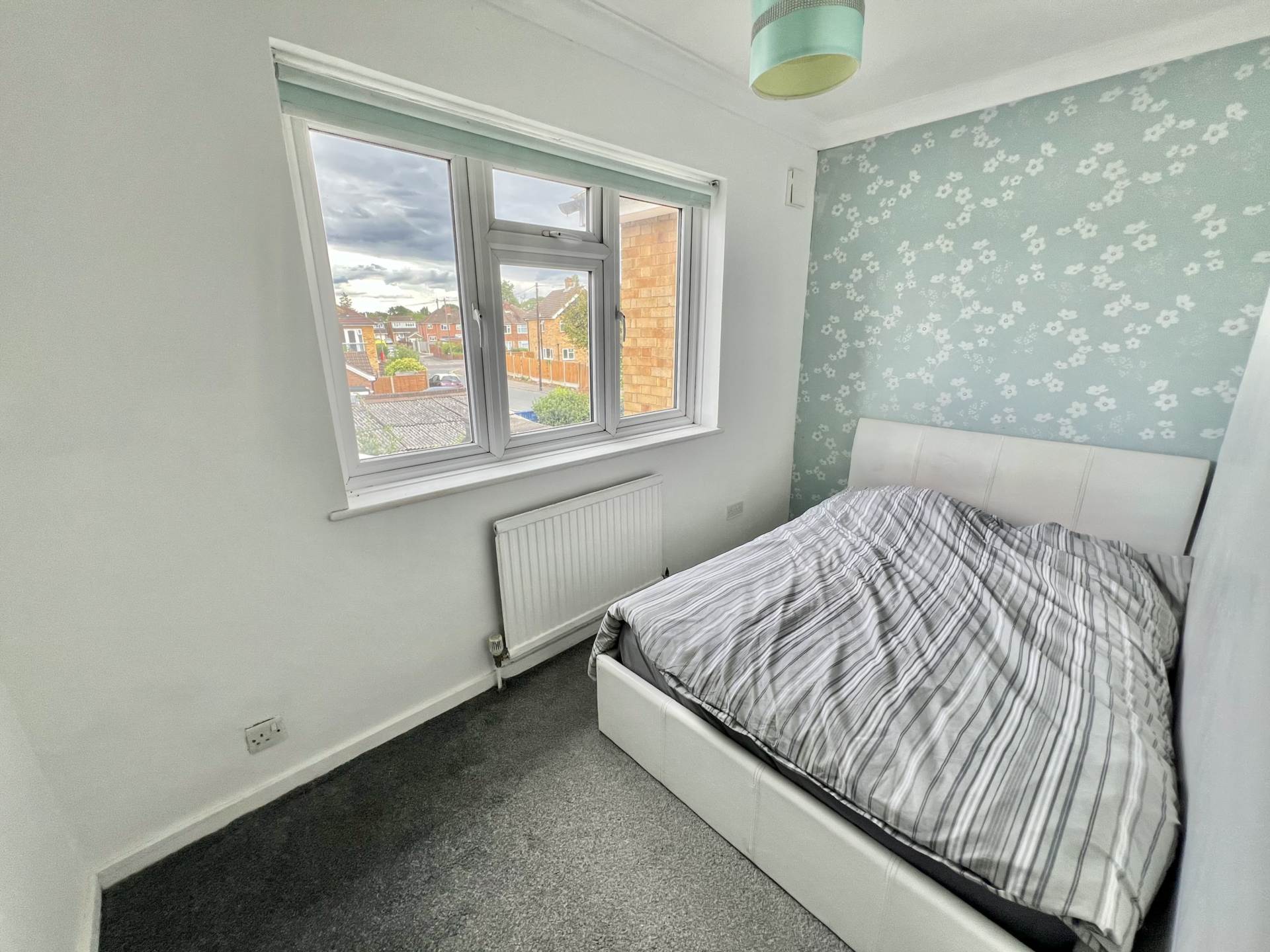 Karen Close, Brentwood, Image 7