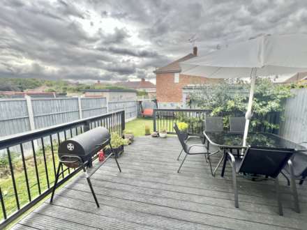 Karen Close, Brentwood, Image 10