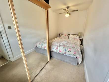 Karen Close, Brentwood, Image 5