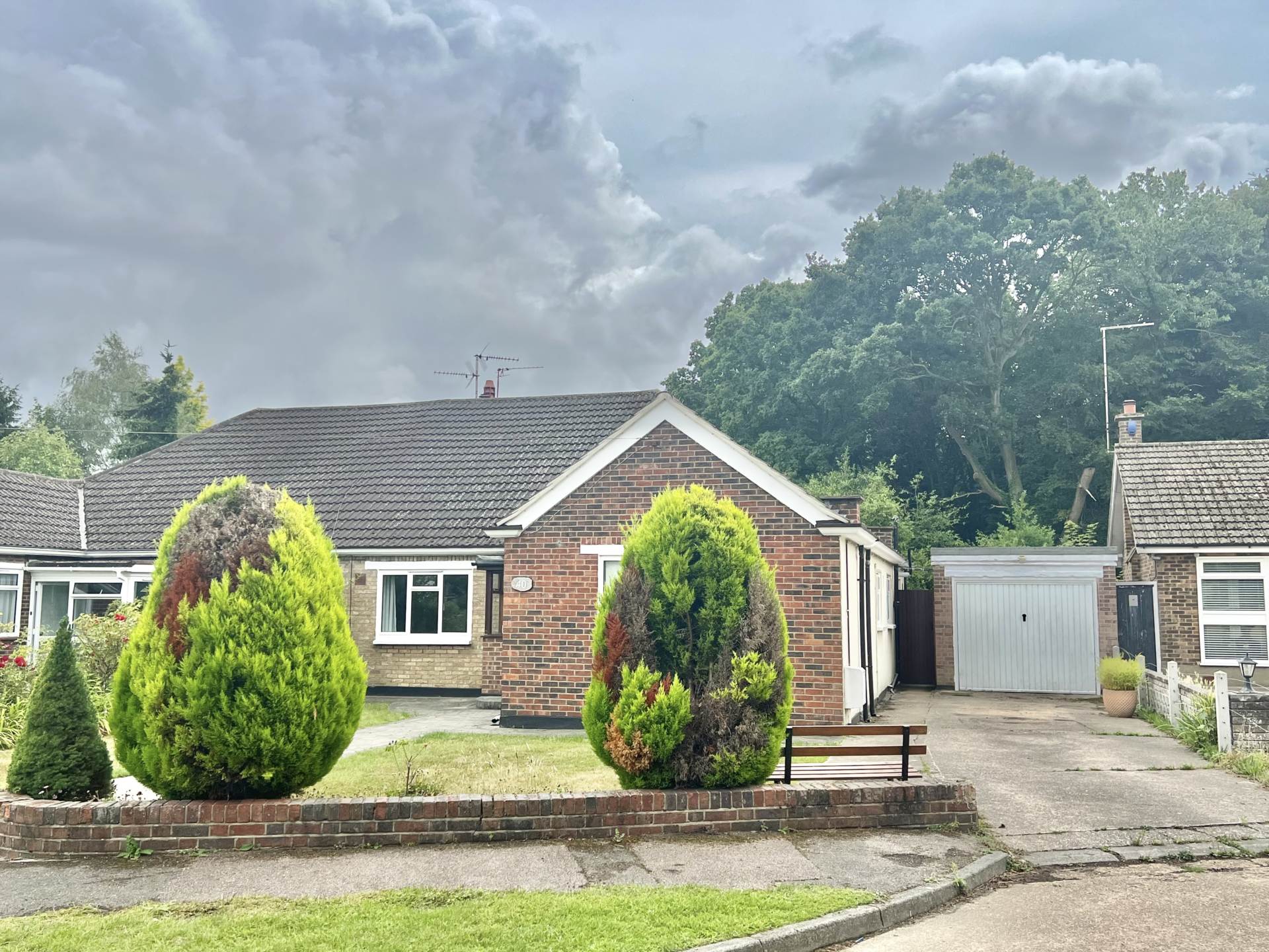Peartrees, Ingrave, Image 1