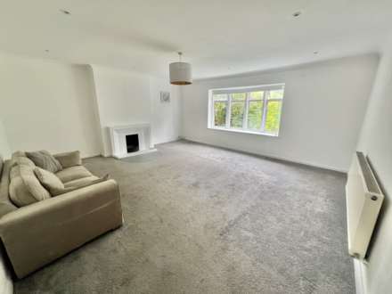 Peartrees, Ingrave, Image 3