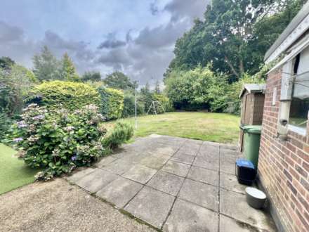 Peartrees, Ingrave, Image 8