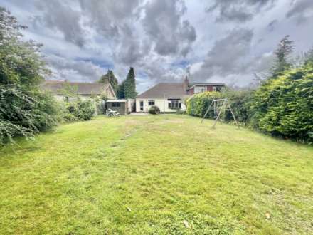 Peartrees, Ingrave, Image 9