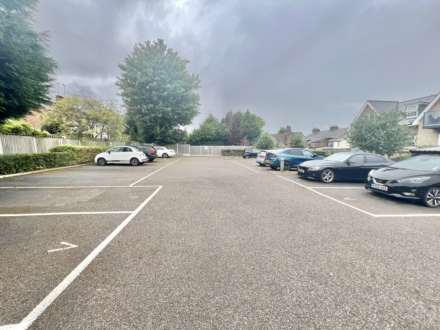 Crescent Road, Brentwood, Image 11