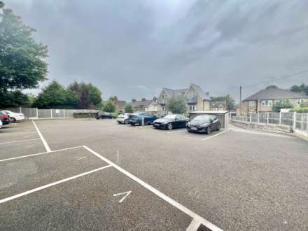 Crescent Road, Brentwood, Image 12