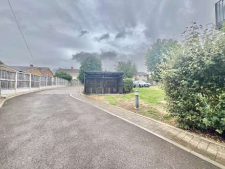 Crescent Road, Brentwood, Image 13