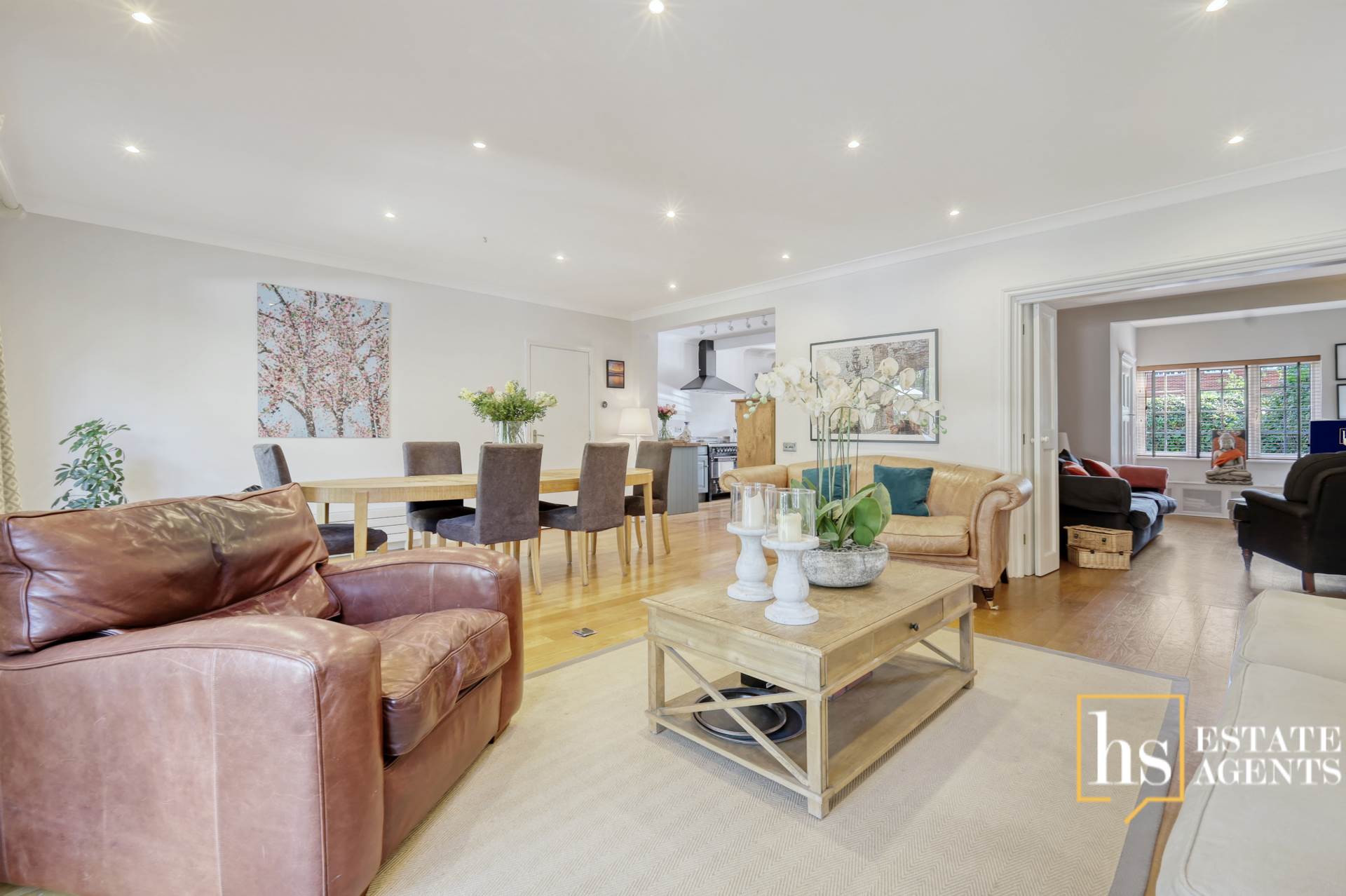 Hillside Walk, Brentwood, Image 10