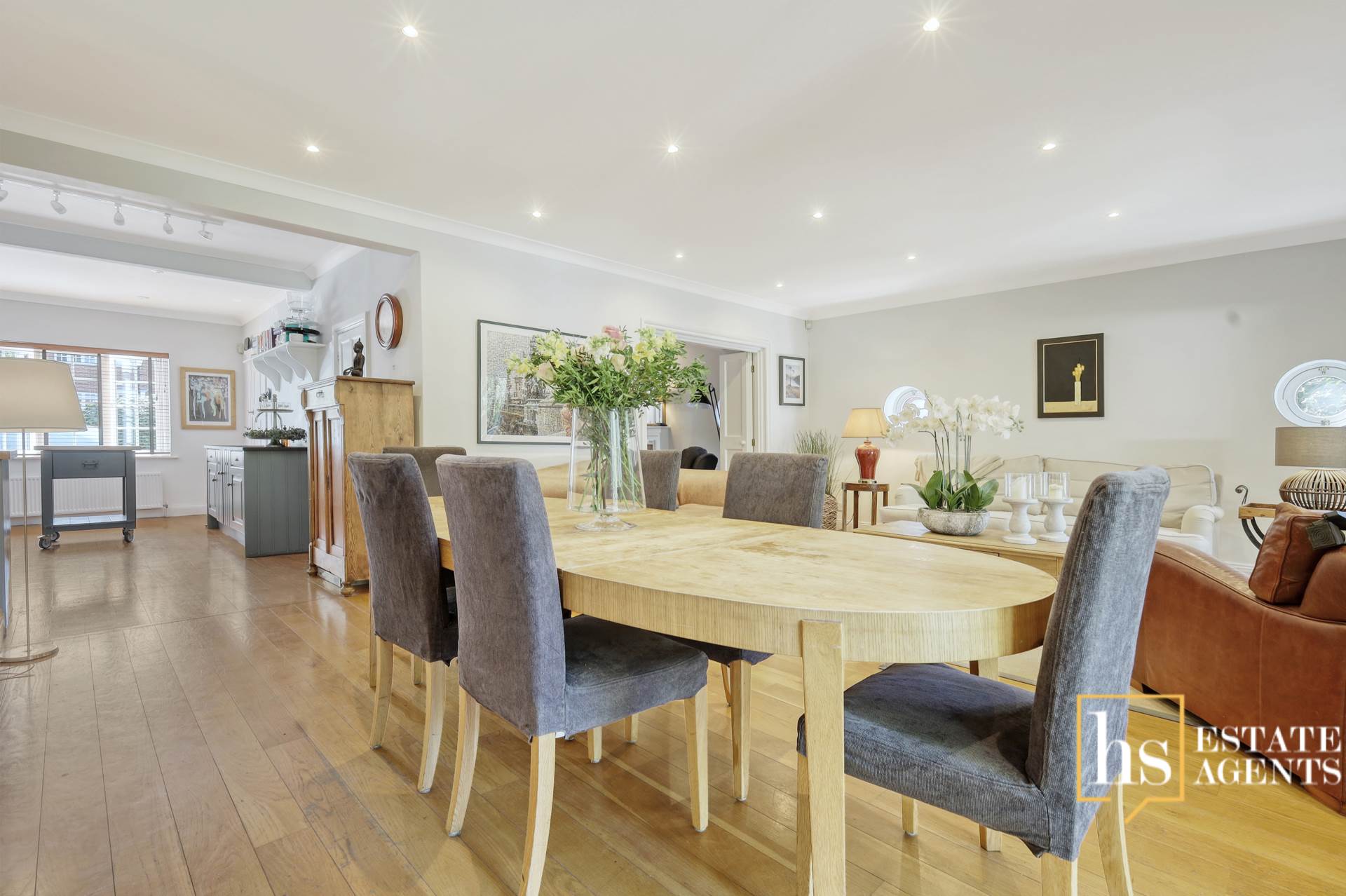 Hillside Walk, Brentwood, Image 11