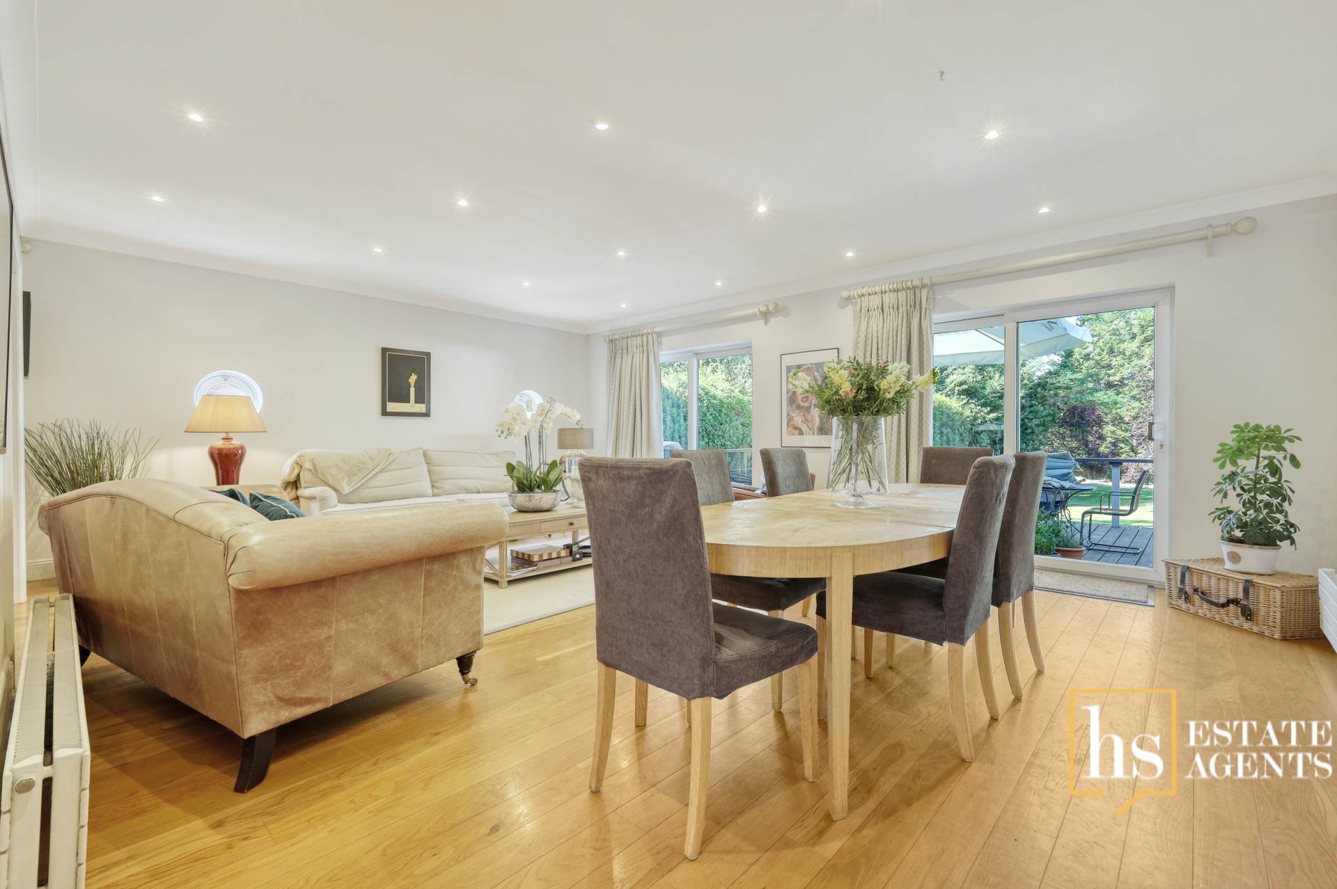 Hillside Walk, Brentwood, Image 12