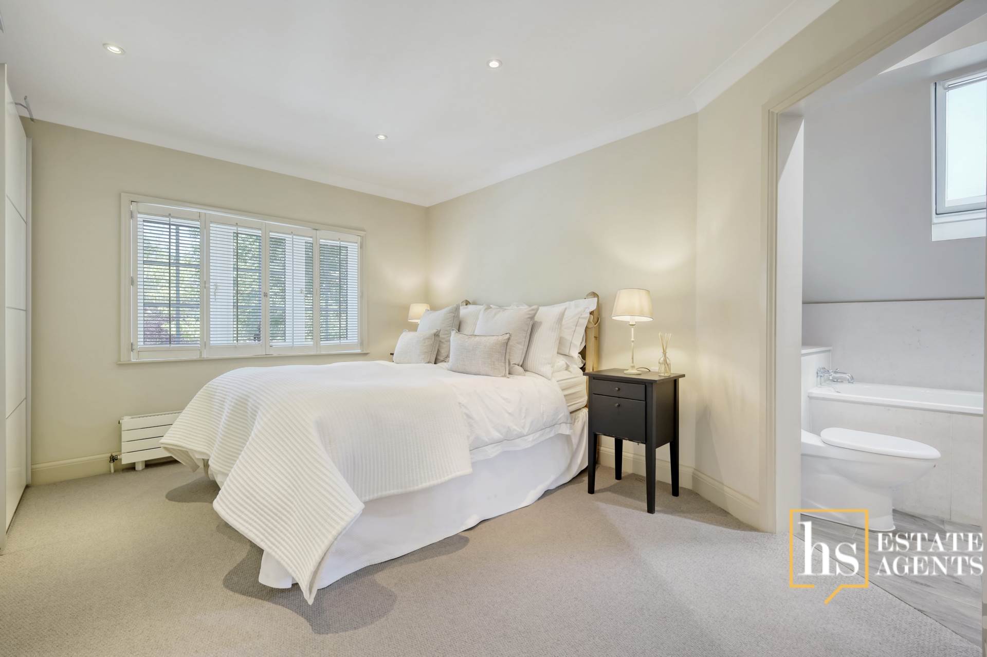 Hillside Walk, Brentwood, Image 15
