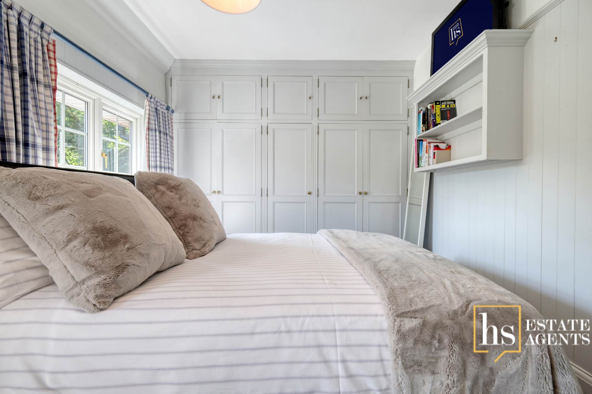 Hillside Walk, Brentwood, Image 21