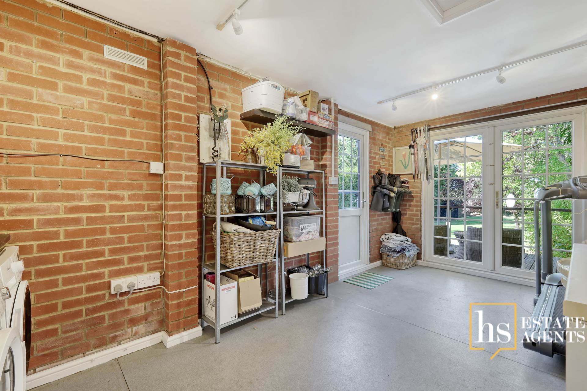 Hillside Walk, Brentwood, Image 28